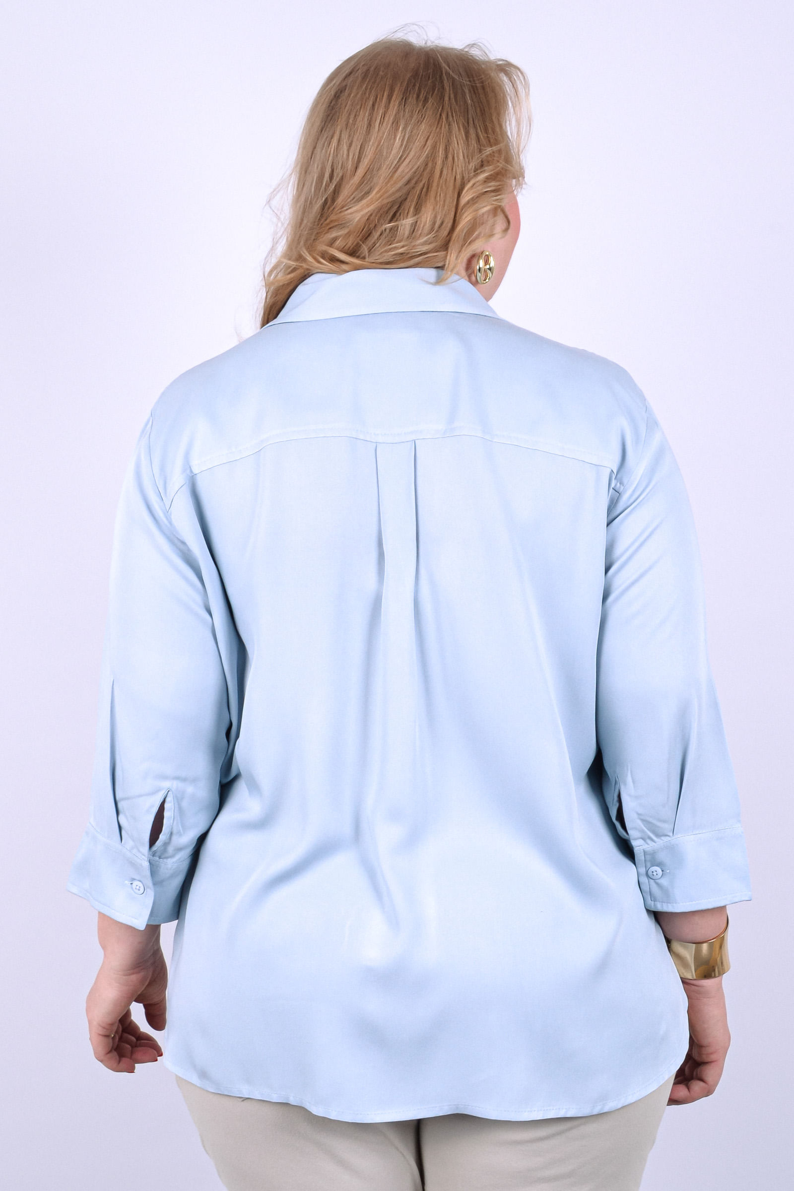 Camisa feminina com manga em viscose lisa_0003_4